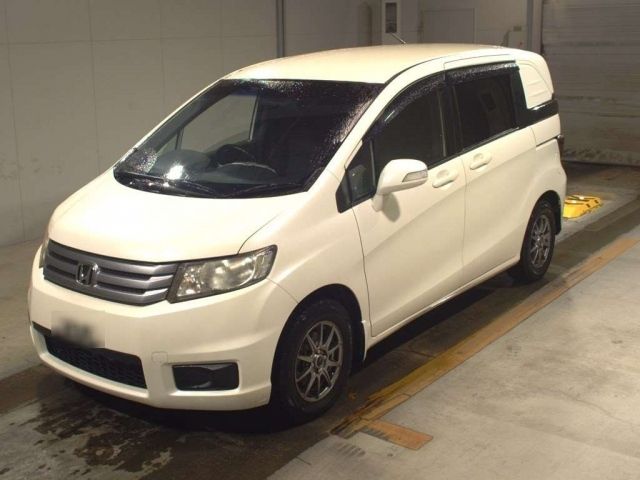 4711 Honda Freed spike GB3 2012 г. (TAA Kyushu)